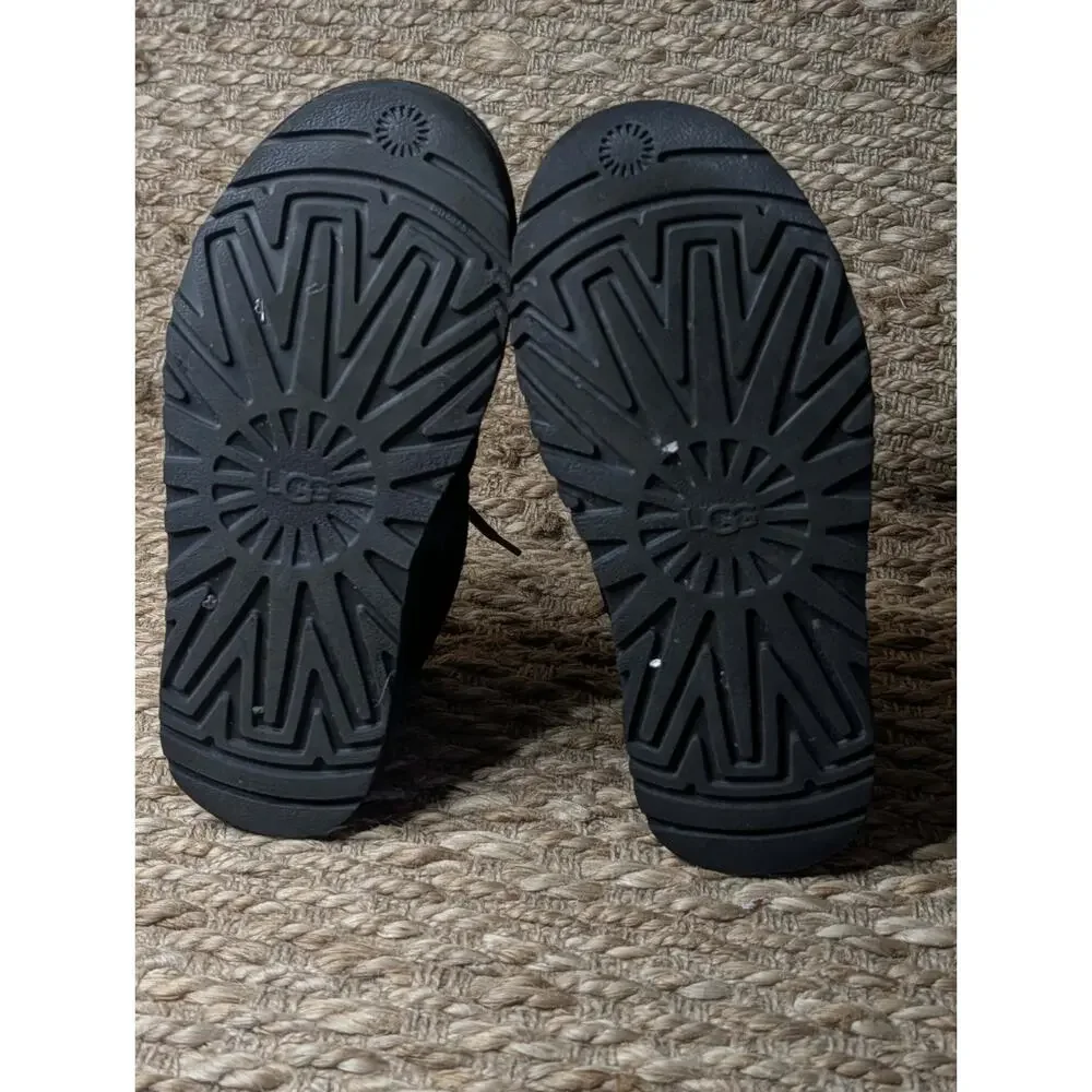 UGG KIDS BLACK NEUMEL CLASSIC SUEDE BOOTS BOYS 6 CASUAL SCHOOL